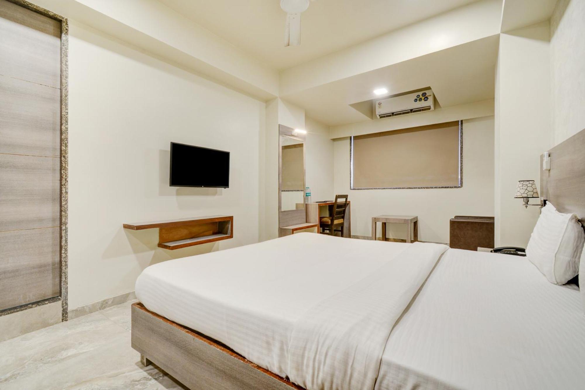 Hotel Desert Inn Tharad 외부 사진