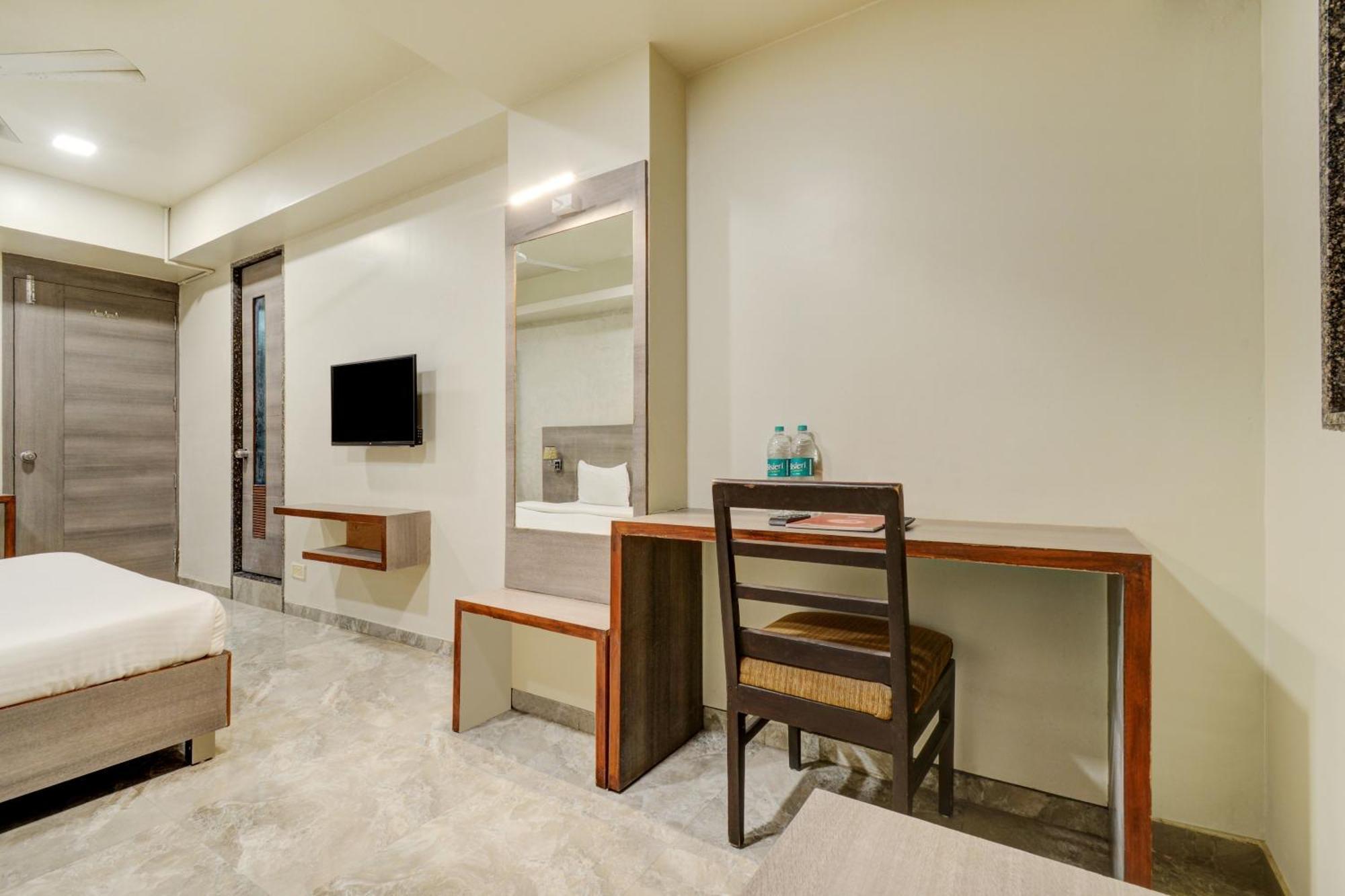 Hotel Desert Inn Tharad 외부 사진