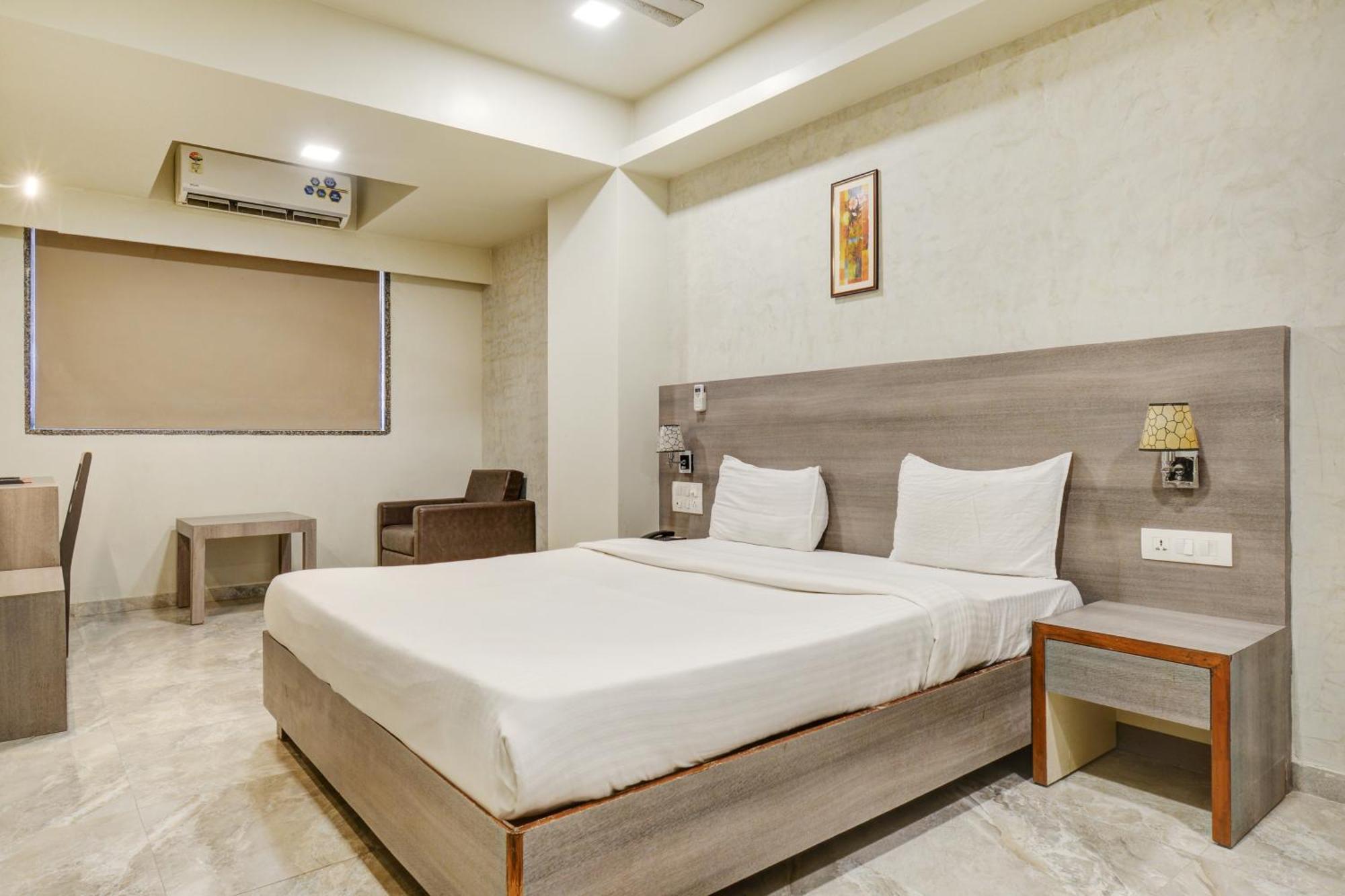 Hotel Desert Inn Tharad 외부 사진