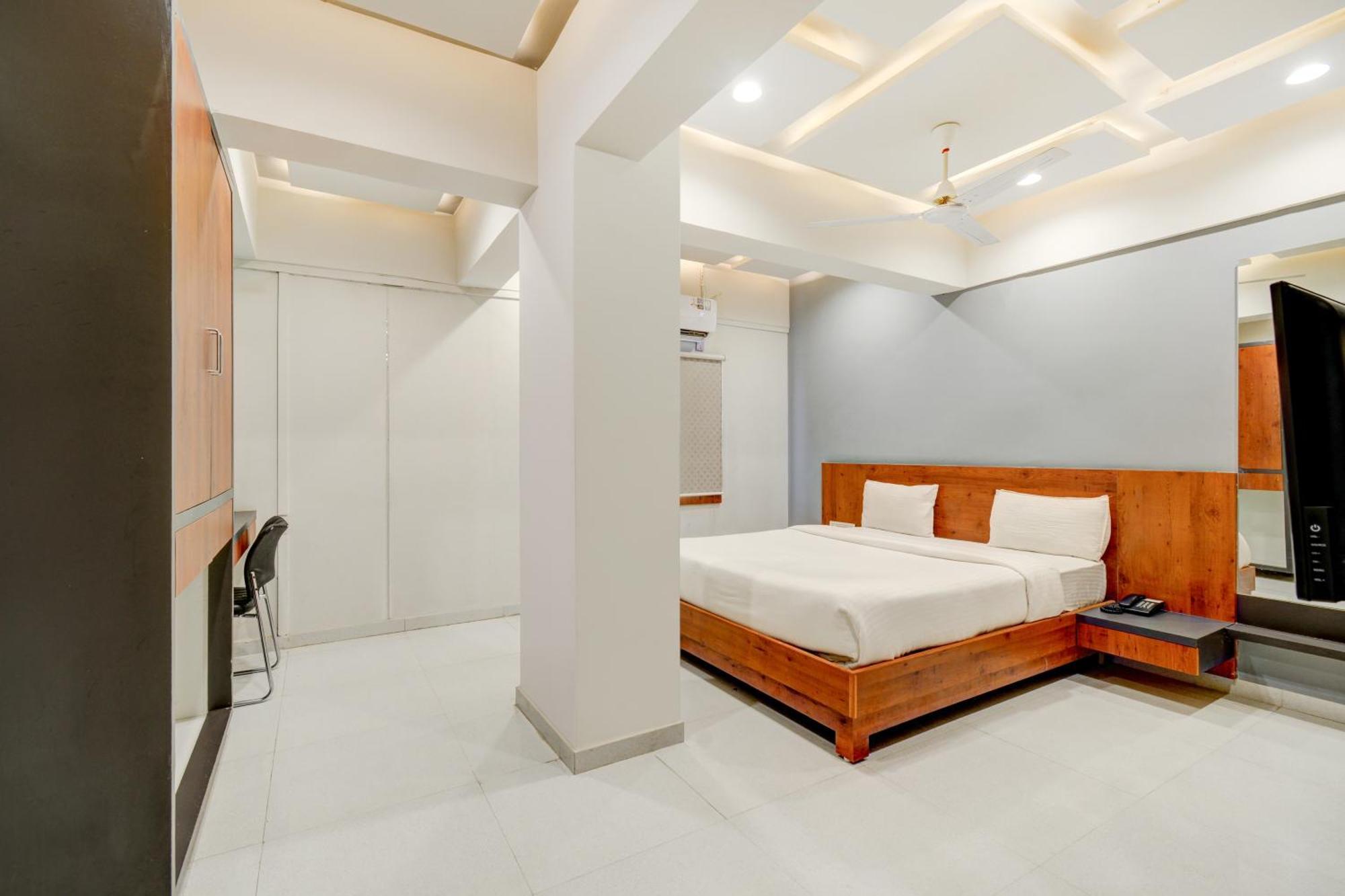 Hotel Desert Inn Tharad 외부 사진