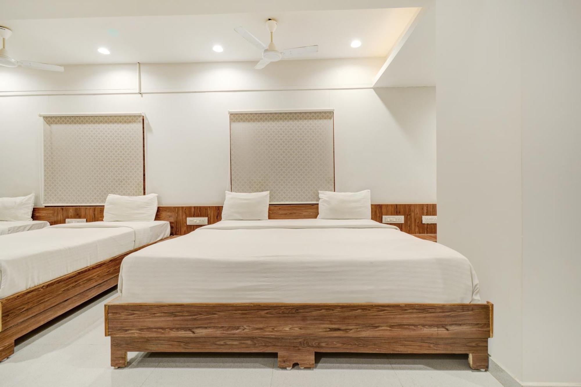 Hotel Desert Inn Tharad 외부 사진