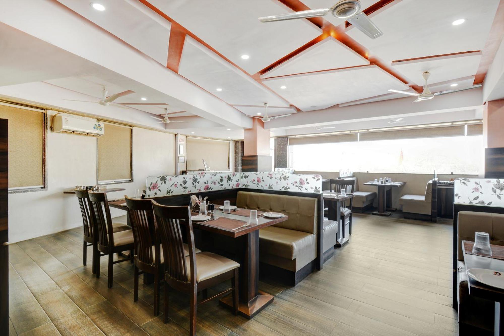Hotel Desert Inn Tharad 외부 사진