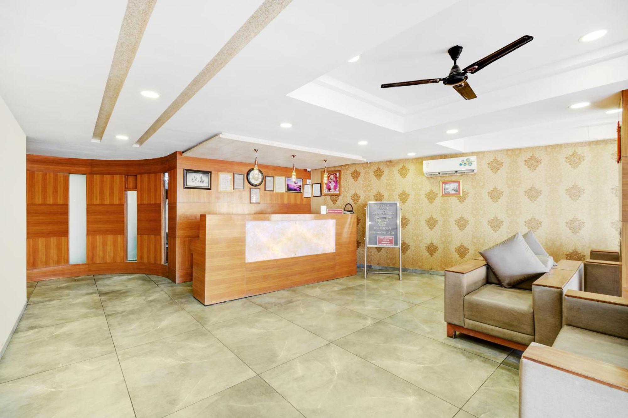 Hotel Desert Inn Tharad 외부 사진
