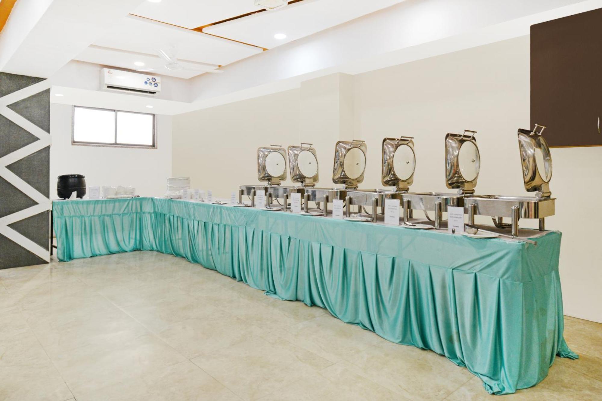 Hotel Desert Inn Tharad 외부 사진
