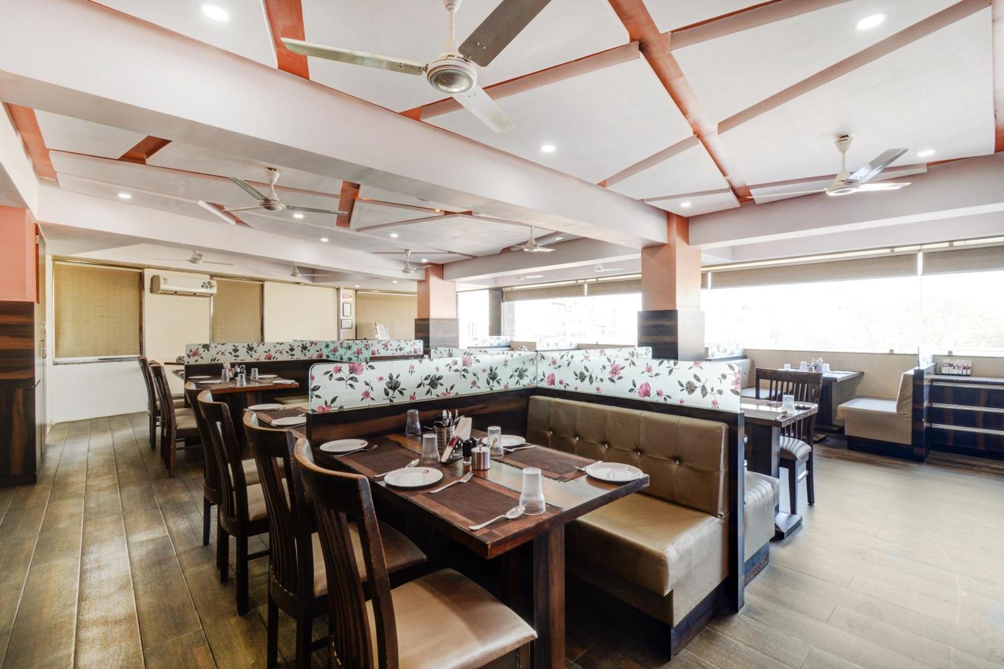 Hotel Desert Inn Tharad 외부 사진