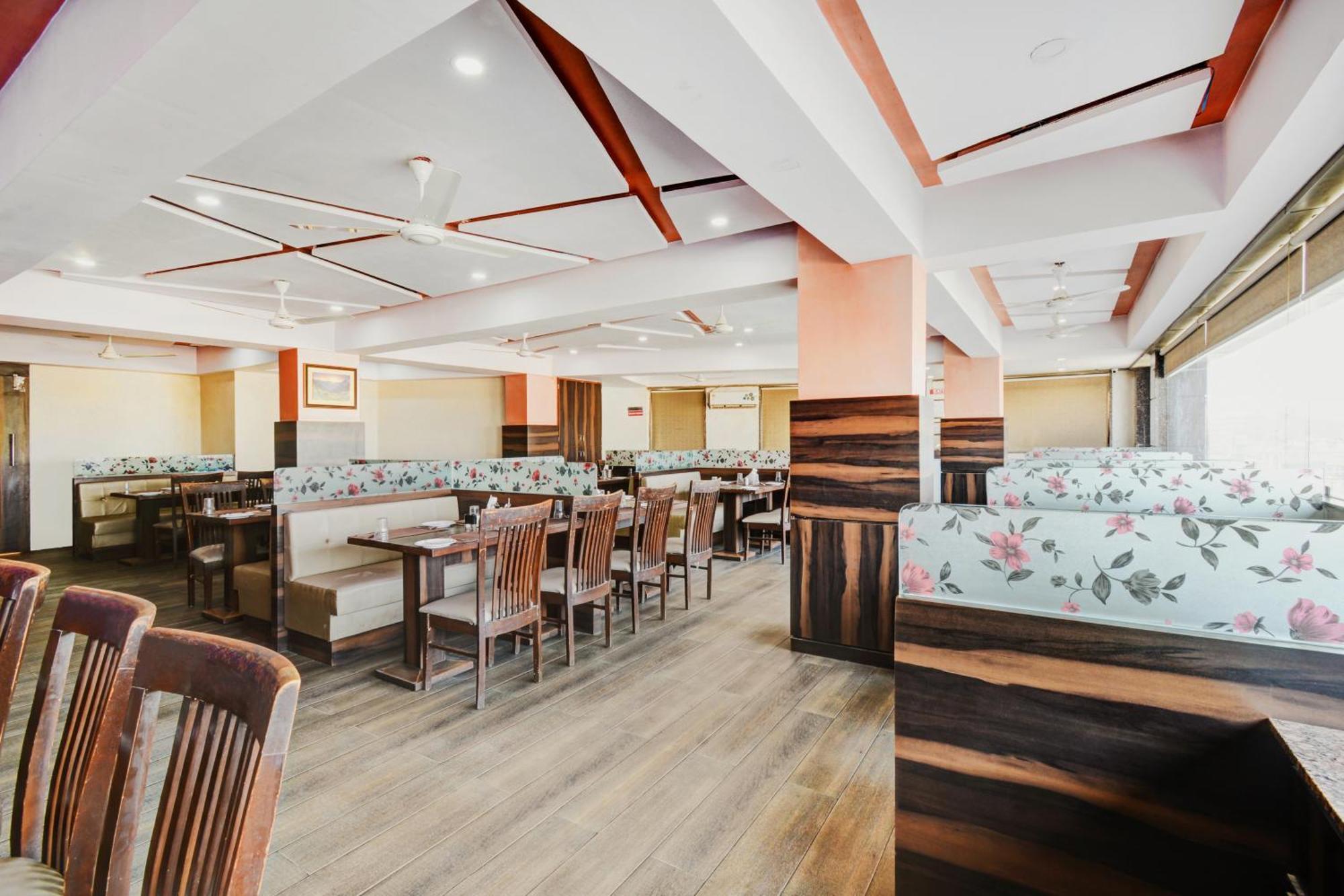 Hotel Desert Inn Tharad 외부 사진