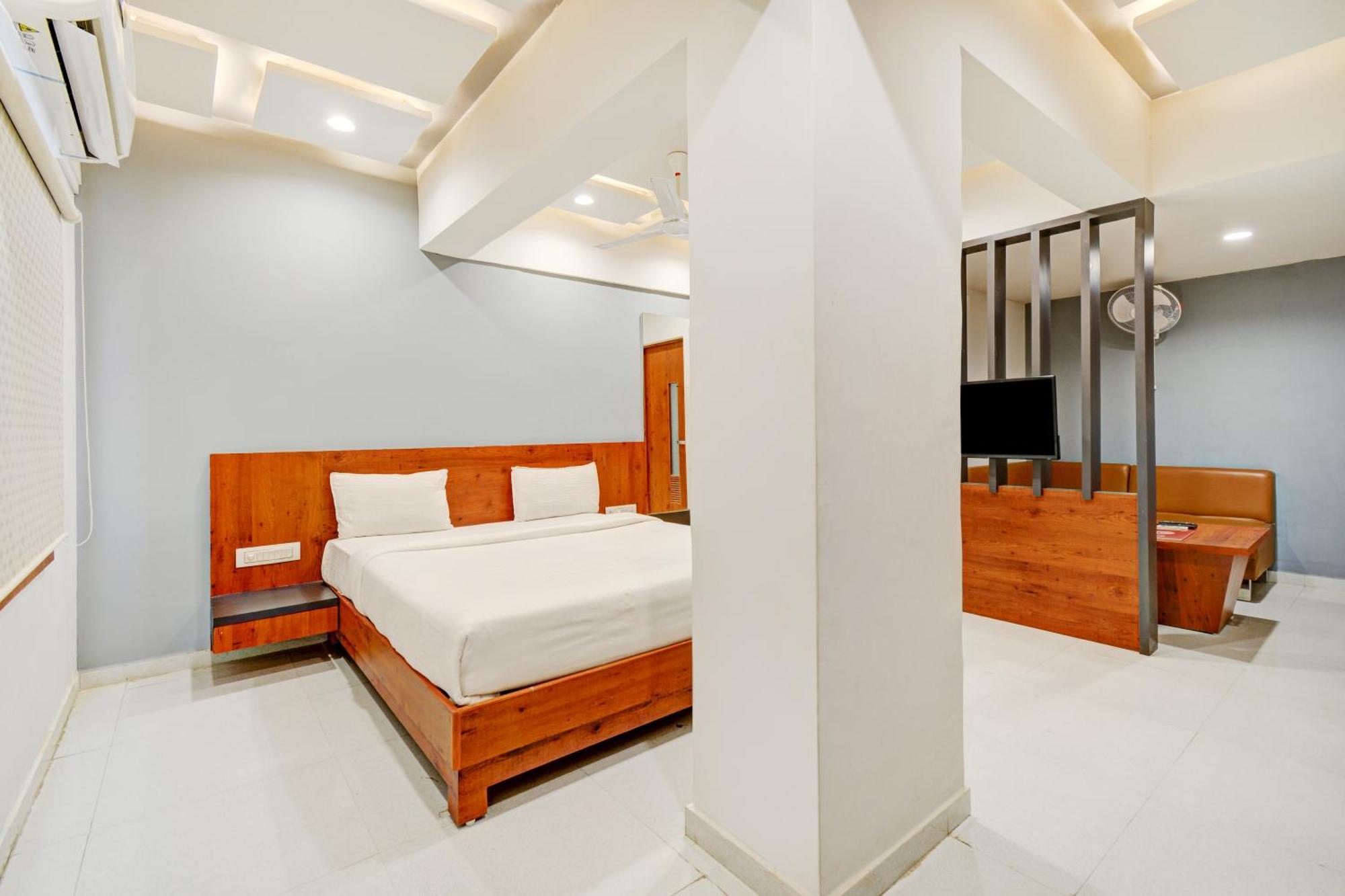 Hotel Desert Inn Tharad 외부 사진