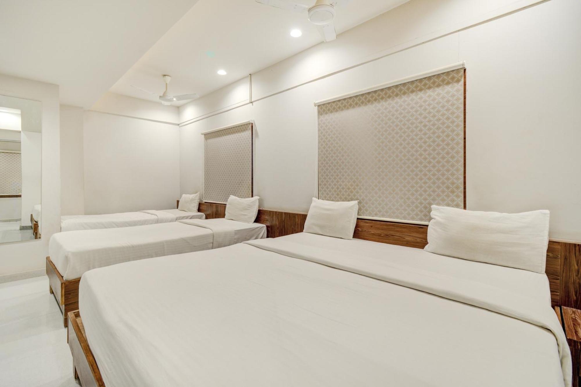 Hotel Desert Inn Tharad 외부 사진