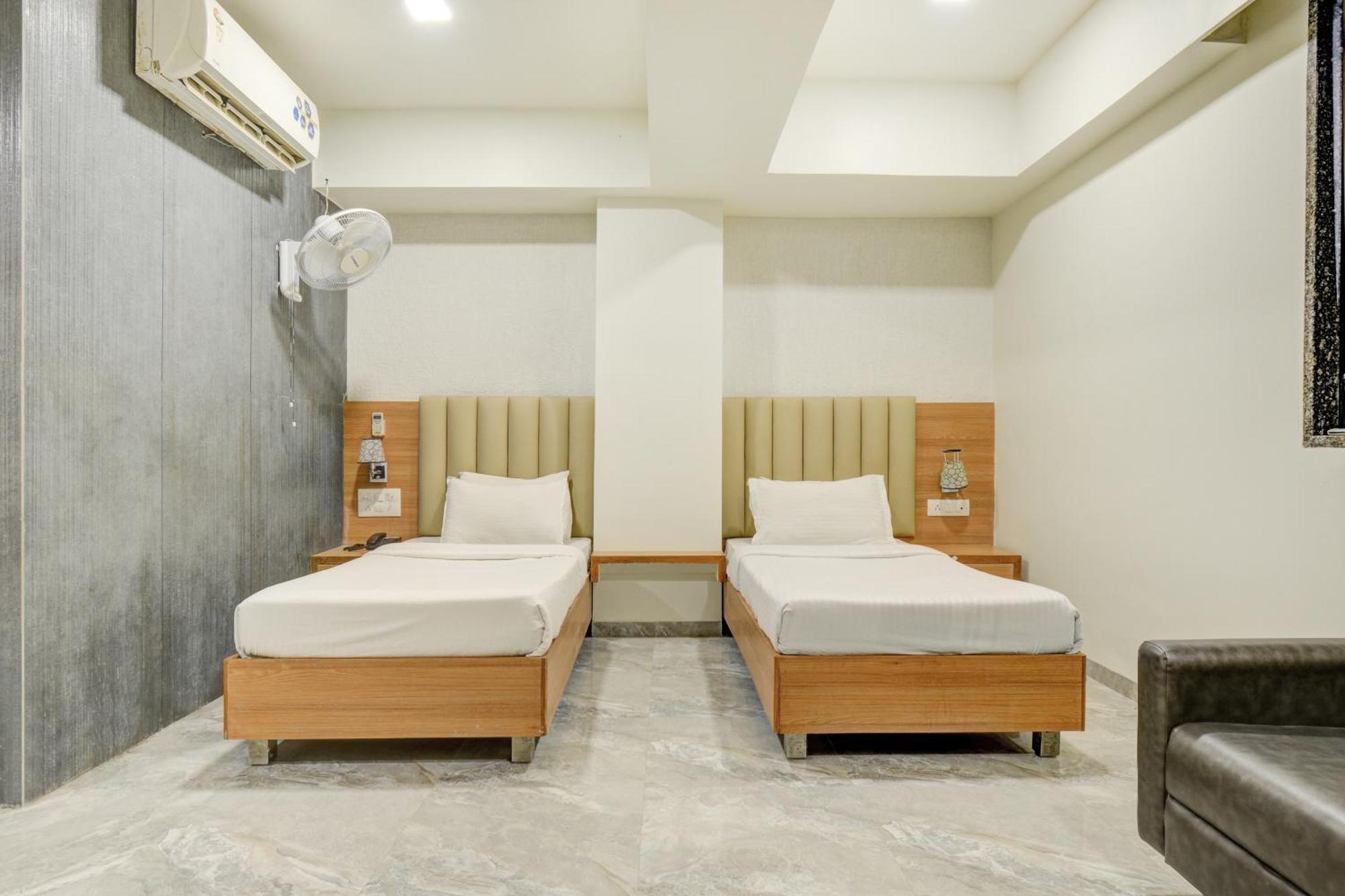 Hotel Desert Inn Tharad 외부 사진