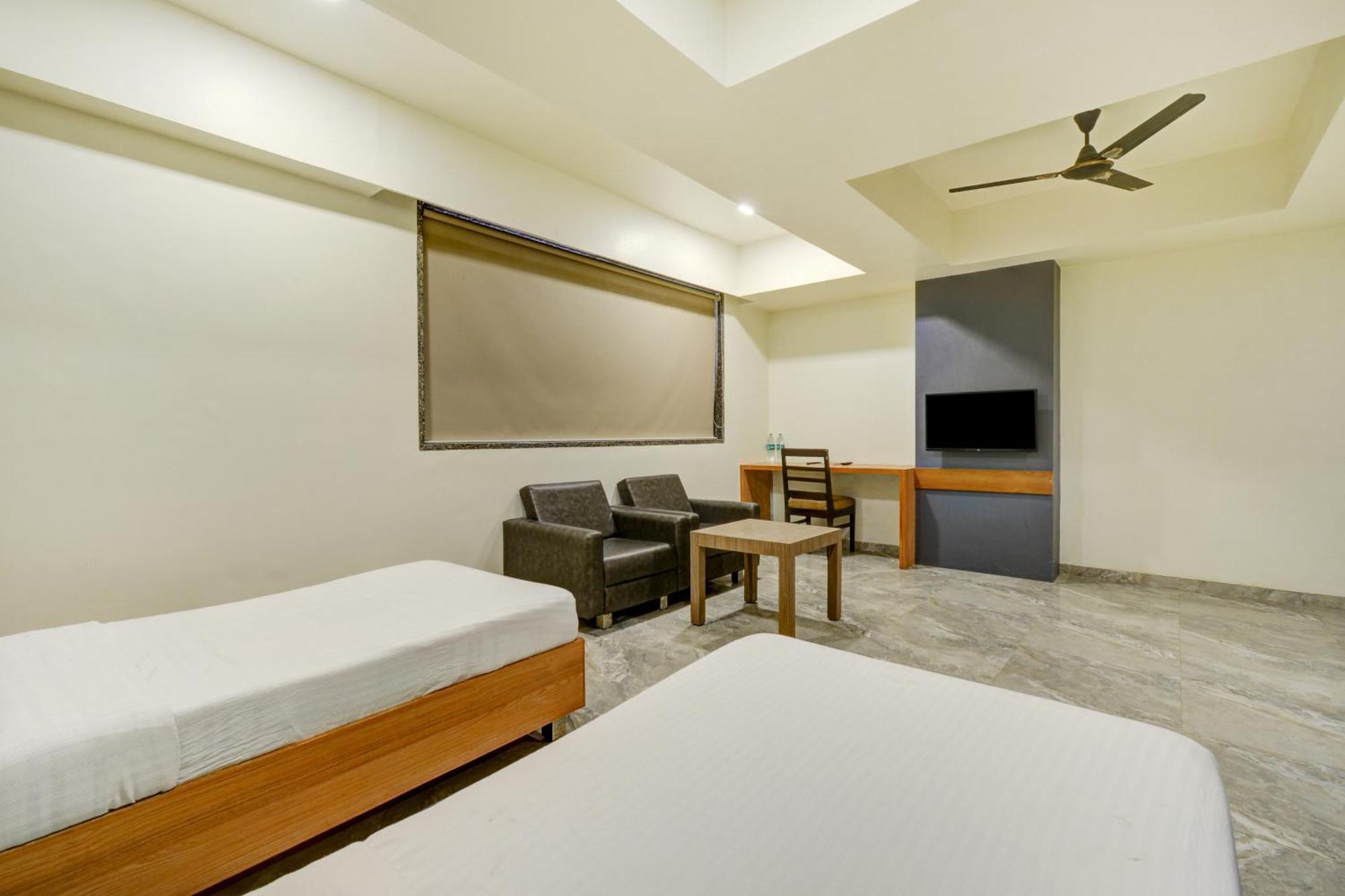 Hotel Desert Inn Tharad 외부 사진
