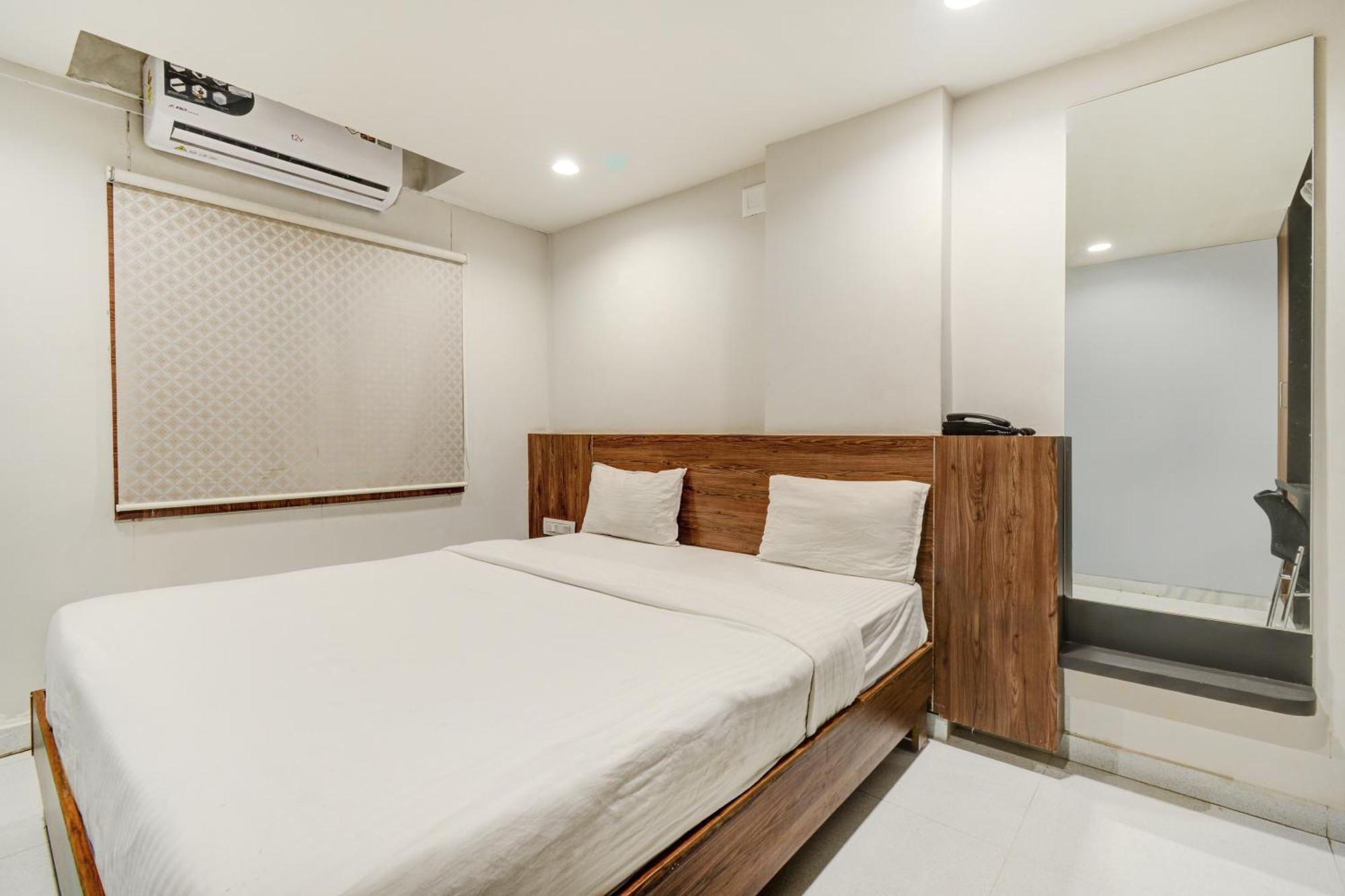 Hotel Desert Inn Tharad 외부 사진
