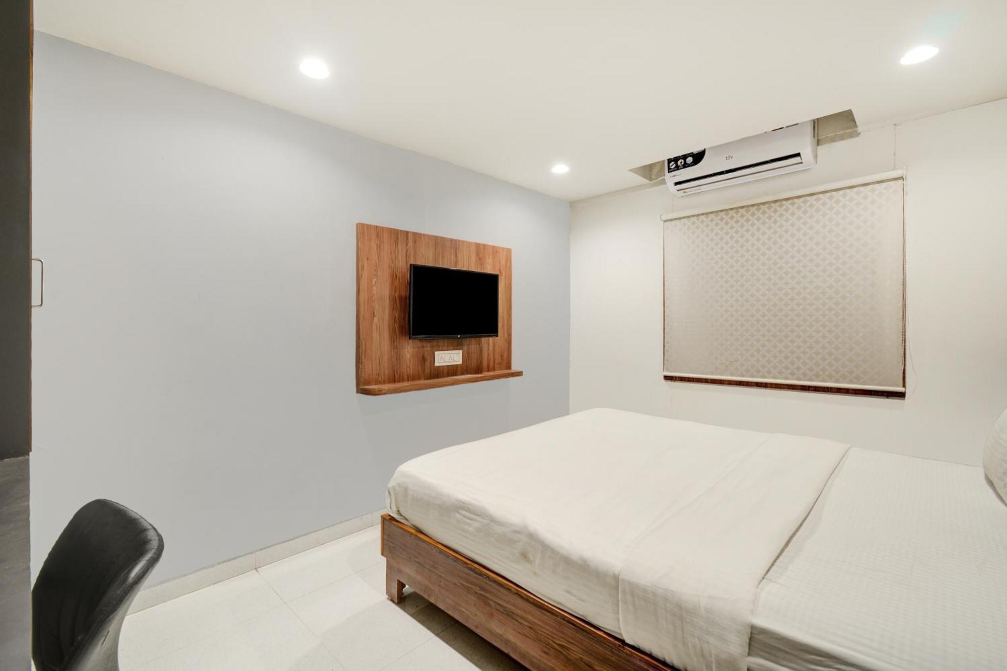Hotel Desert Inn Tharad 외부 사진